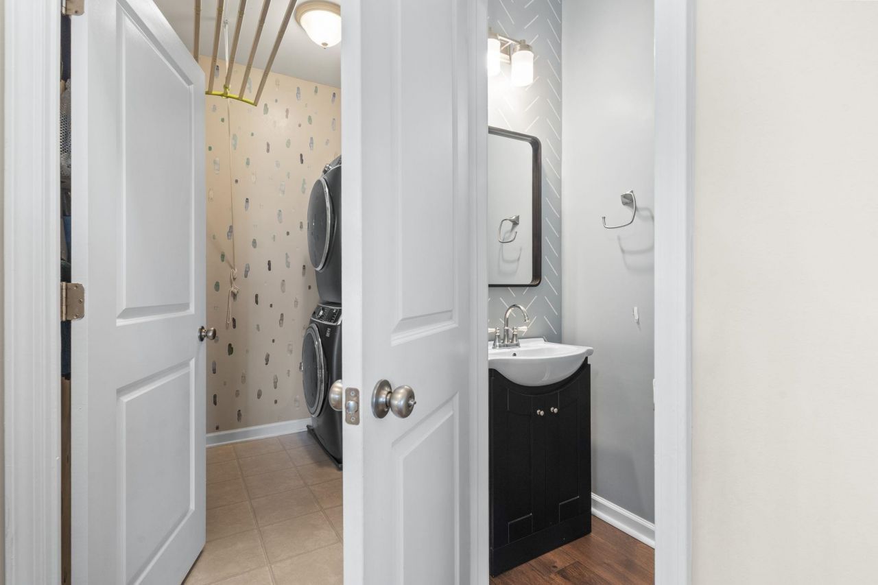 922 Refuge Way Photo 26