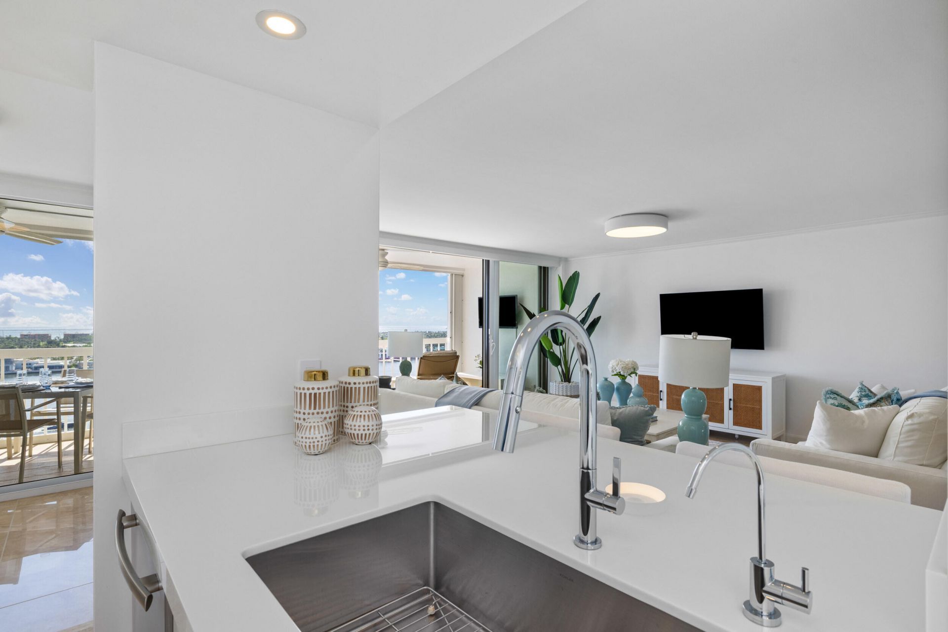 400 N Flagler Drive, Unit 2003, West Palm Beach, FL 33401 Photo