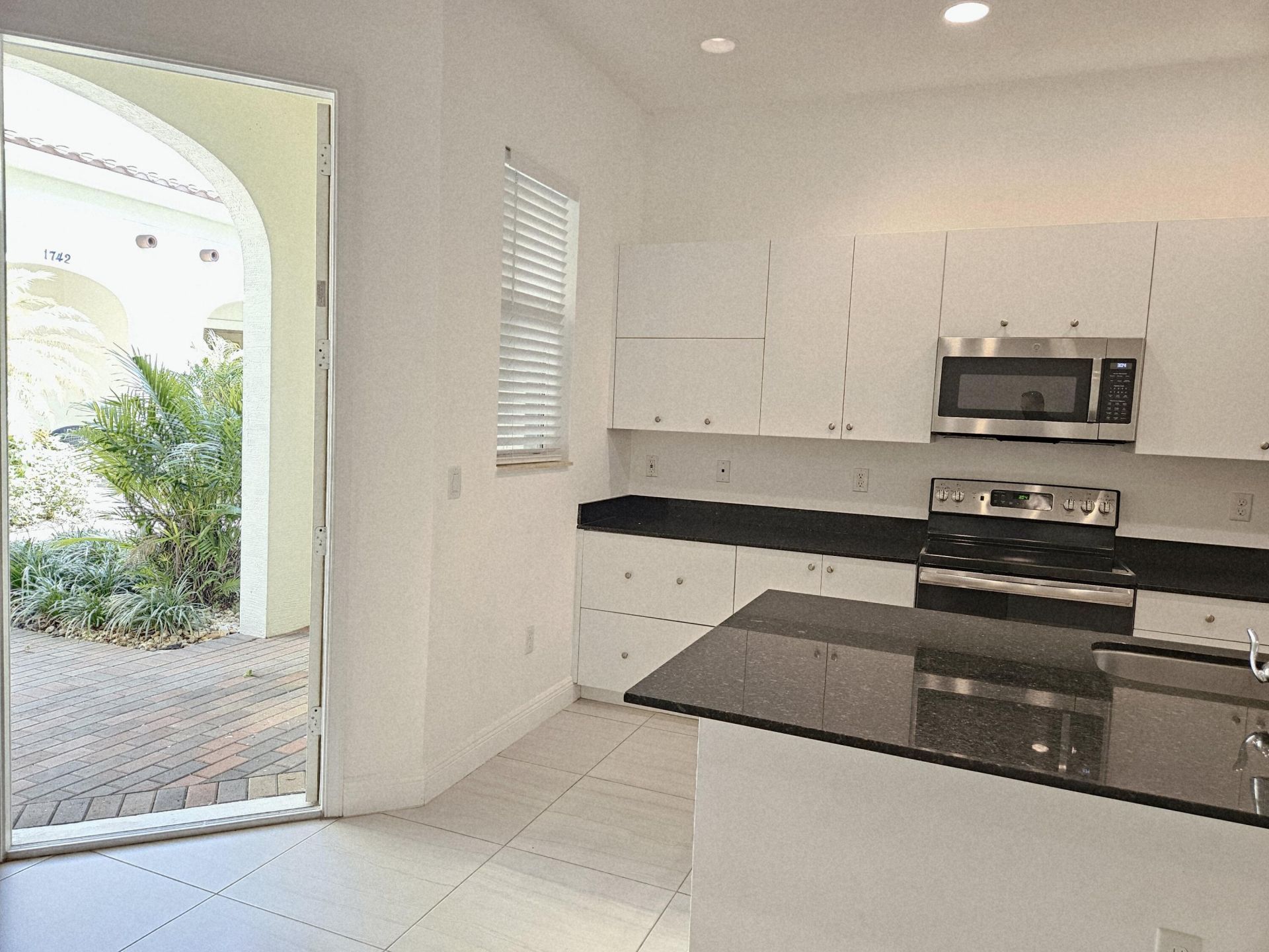 1741 NW 124th Place, Pembroke Pines, FL 33028 Photo