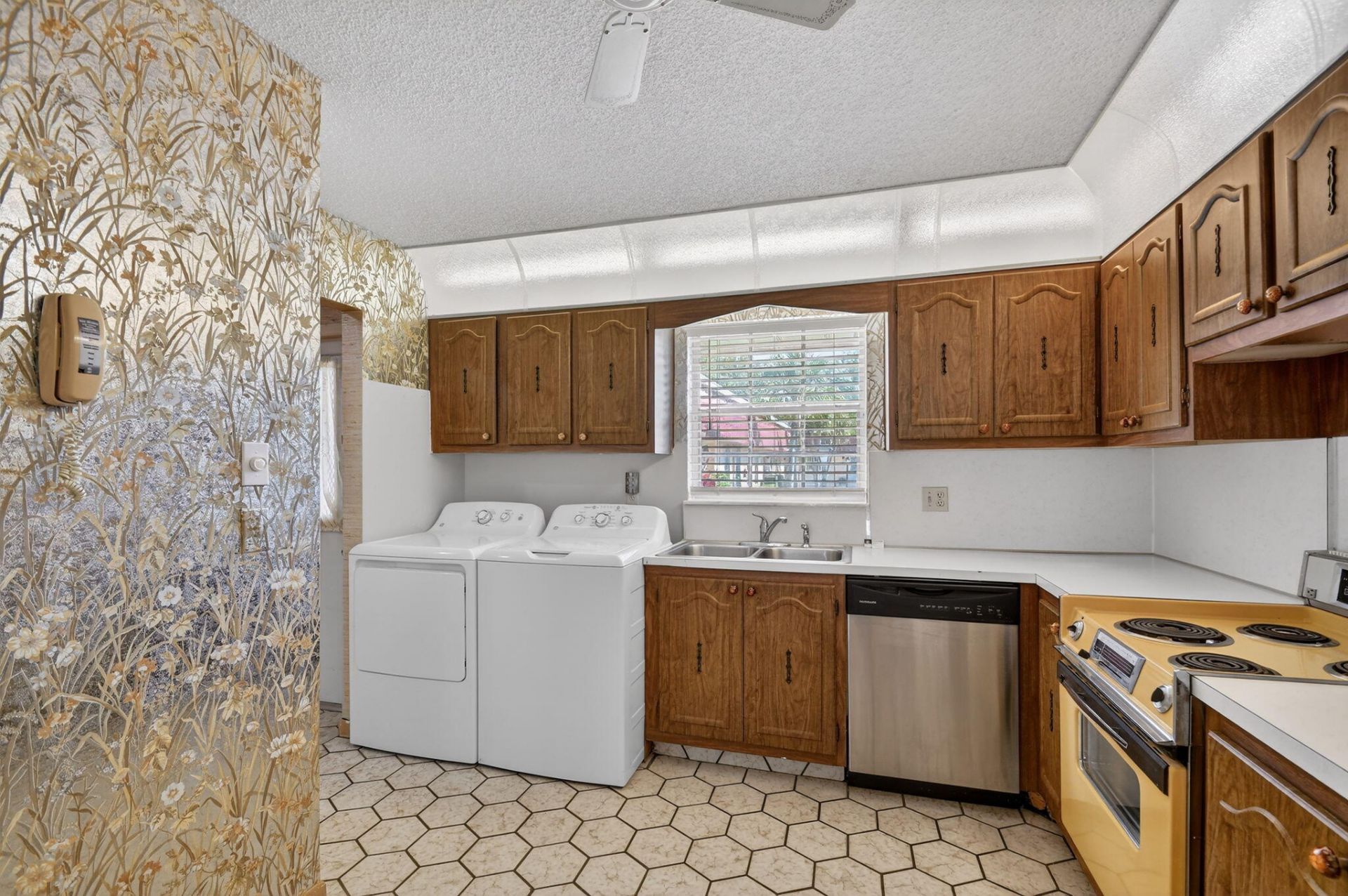 856 A Salem Lane, Lake Worth, FL 33467 Photo