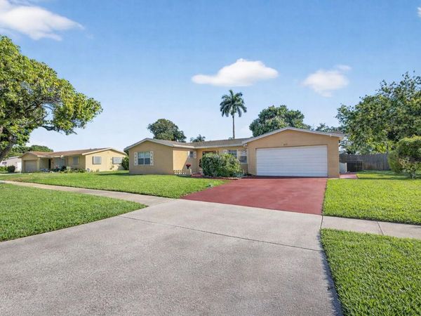 1827 Pinehurst Drive, West Palm Beach, FL 33407