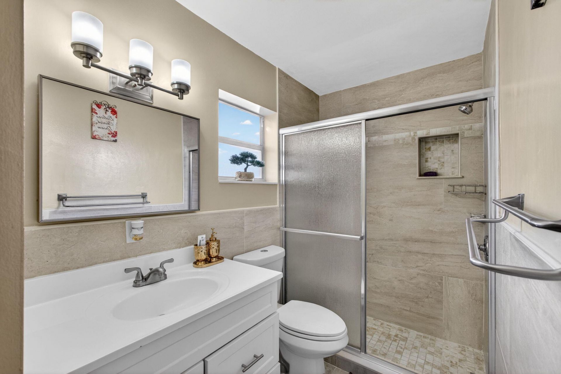 1827 Pinehurst Drive, West Palm Beach, FL 33407 Photo