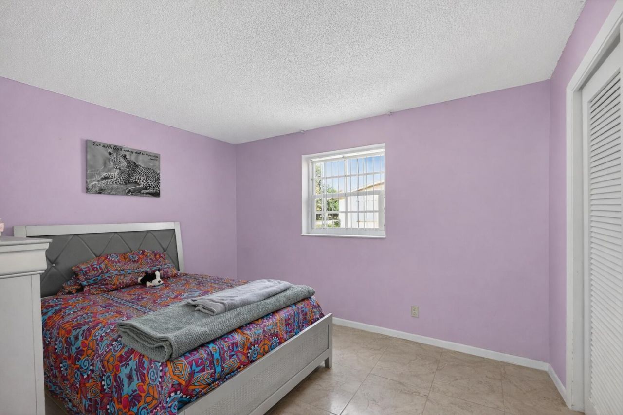 1827 Pinehurst Drive, West Palm Beach, FL 33407 Photo