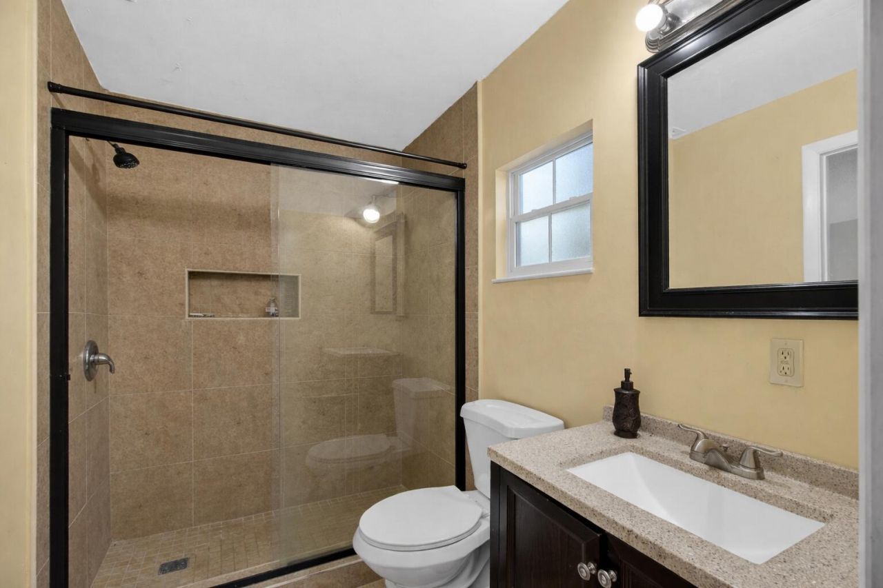 1827 Pinehurst Drive, West Palm Beach, FL 33407 Photo