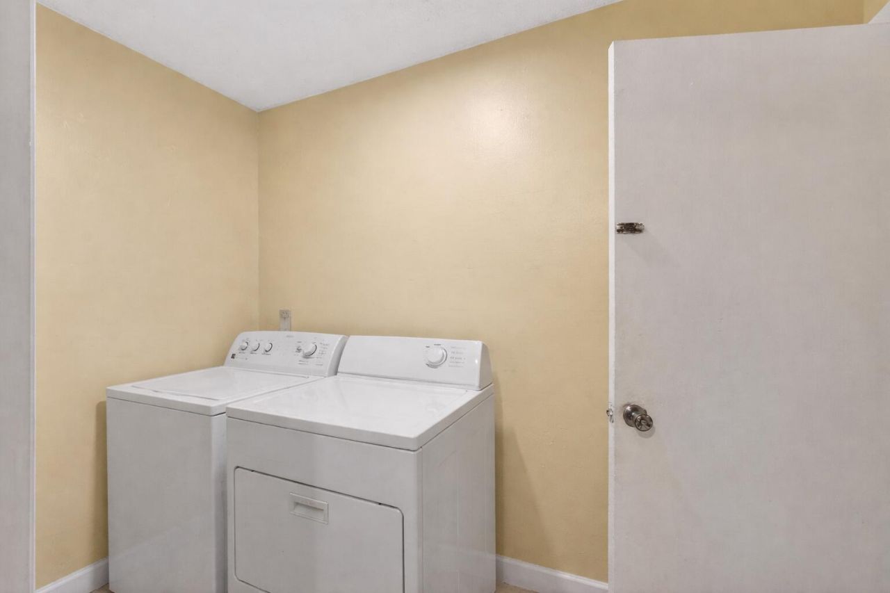 1827 Pinehurst Drive, West Palm Beach, FL 33407 Photo