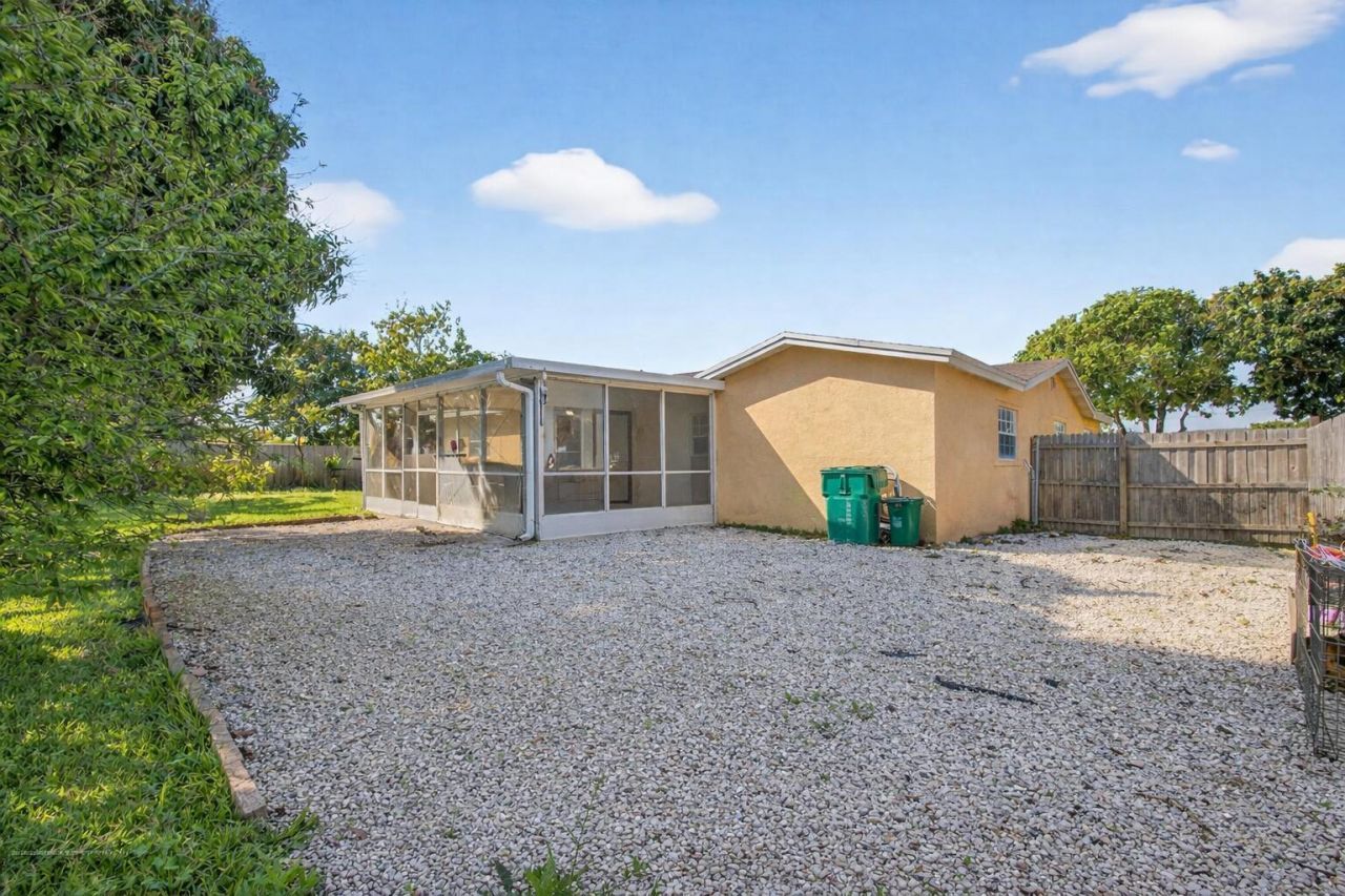 1827 Pinehurst Drive, West Palm Beach, FL 33407 Photo