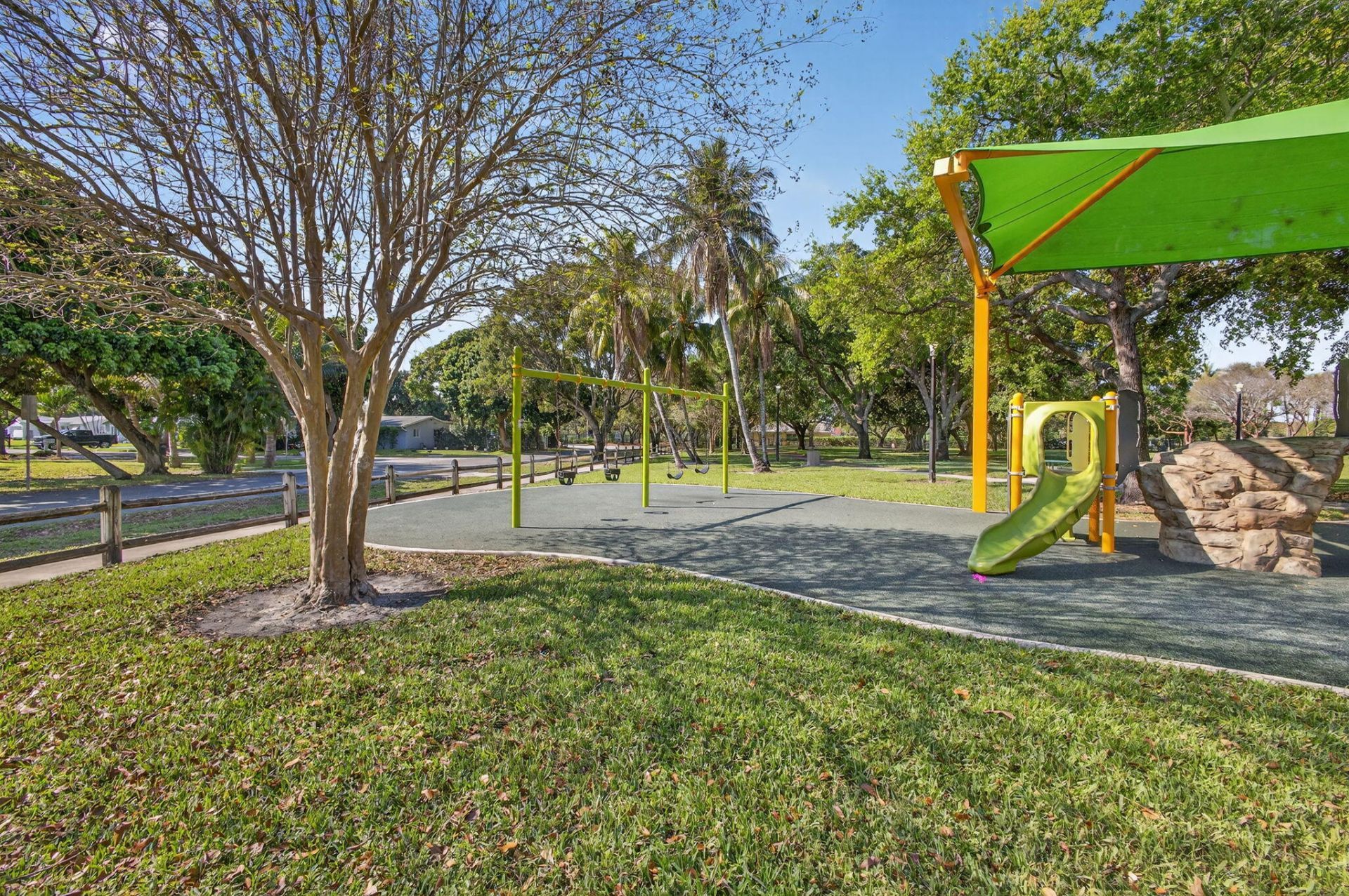 1827 Pinehurst Drive, West Palm Beach, FL 33407 Photo