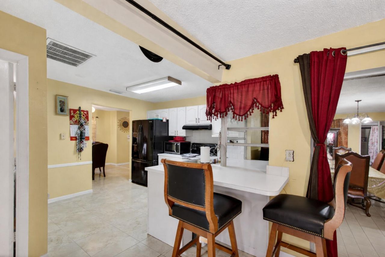 1827 Pinehurst Drive, West Palm Beach, FL 33407 Photo