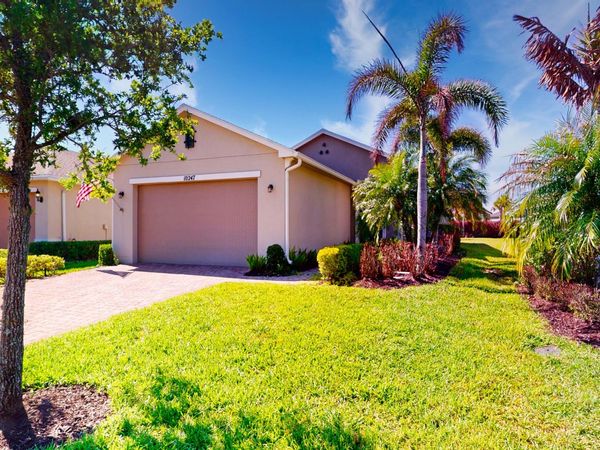 10247 SW Indian Lilac Trail, Port St. Lucie, FL 34987