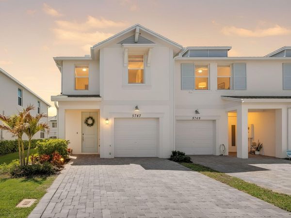 5747 SE Edgewater Circle, Stuart, FL 34997