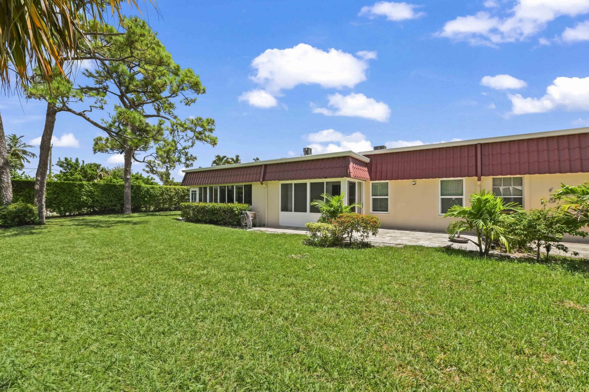 647 Marlboro Oval, Greenacres, FL 33467 Photo