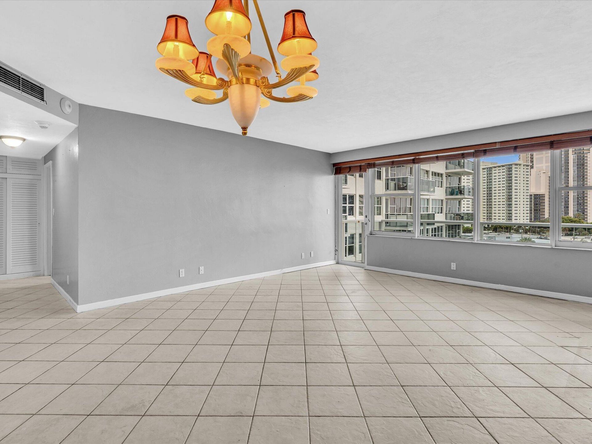 3300 NE 36th Street, Unit 820, Fort Lauderdale, FL 33308 Photo