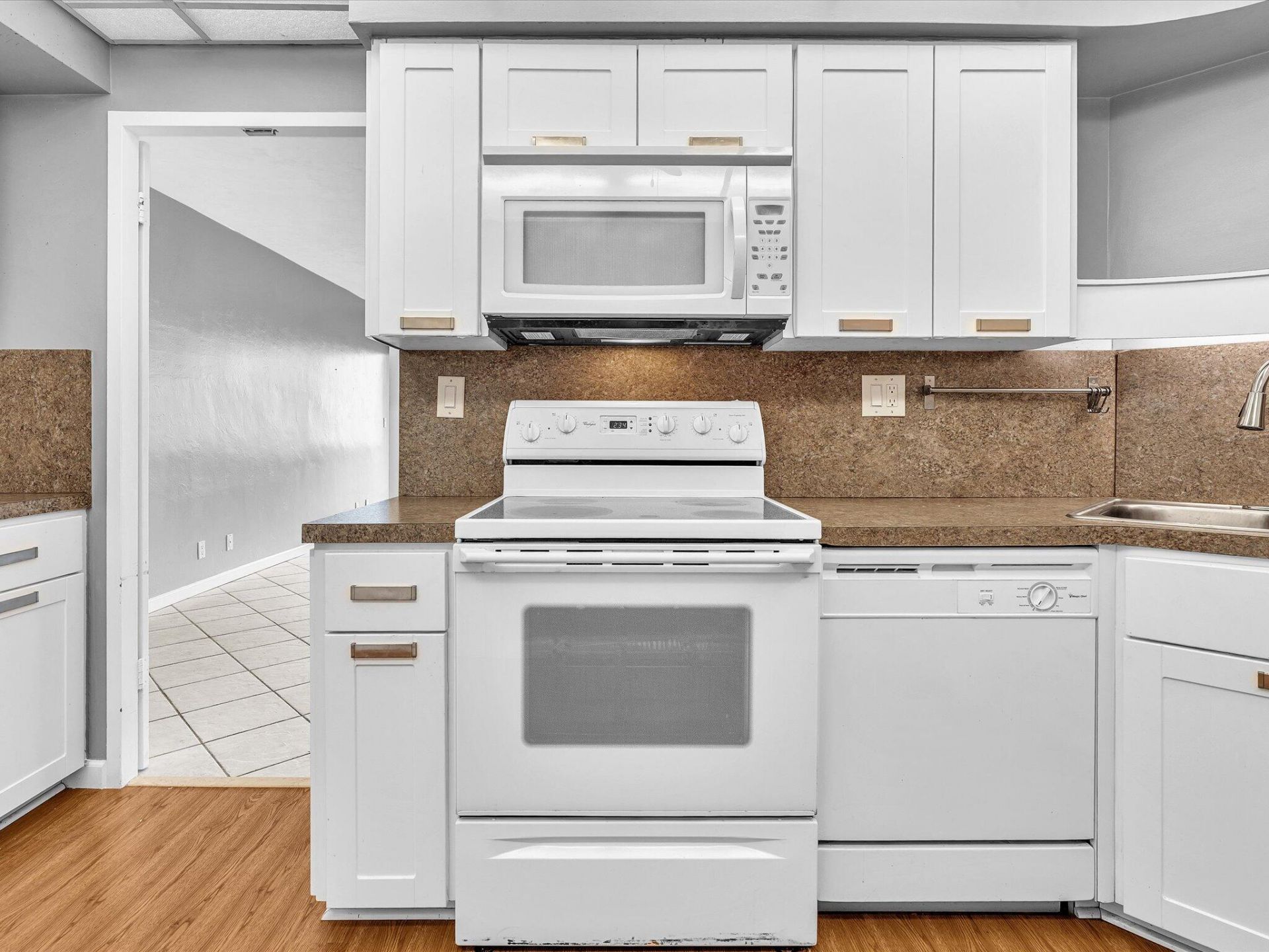 3300 NE 36th Street, Unit 820, Fort Lauderdale, FL 33308 Photo