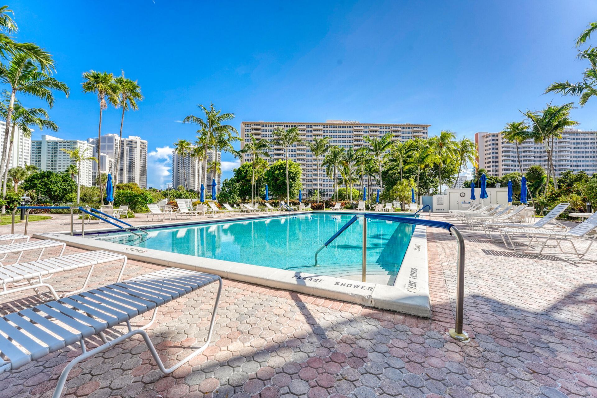 3300 NE 36th Street, Unit 820, Fort Lauderdale, FL 33308 Photo