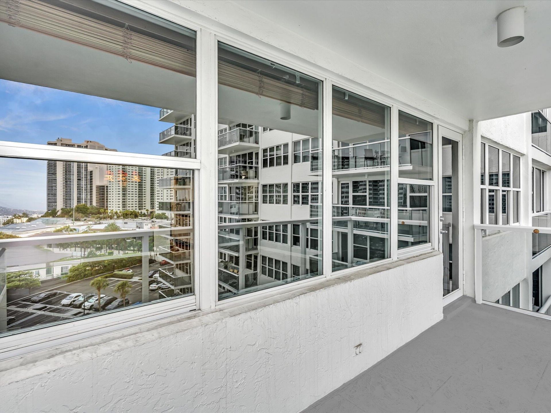3300 NE 36th Street, Unit 820, Fort Lauderdale, FL 33308 Photo