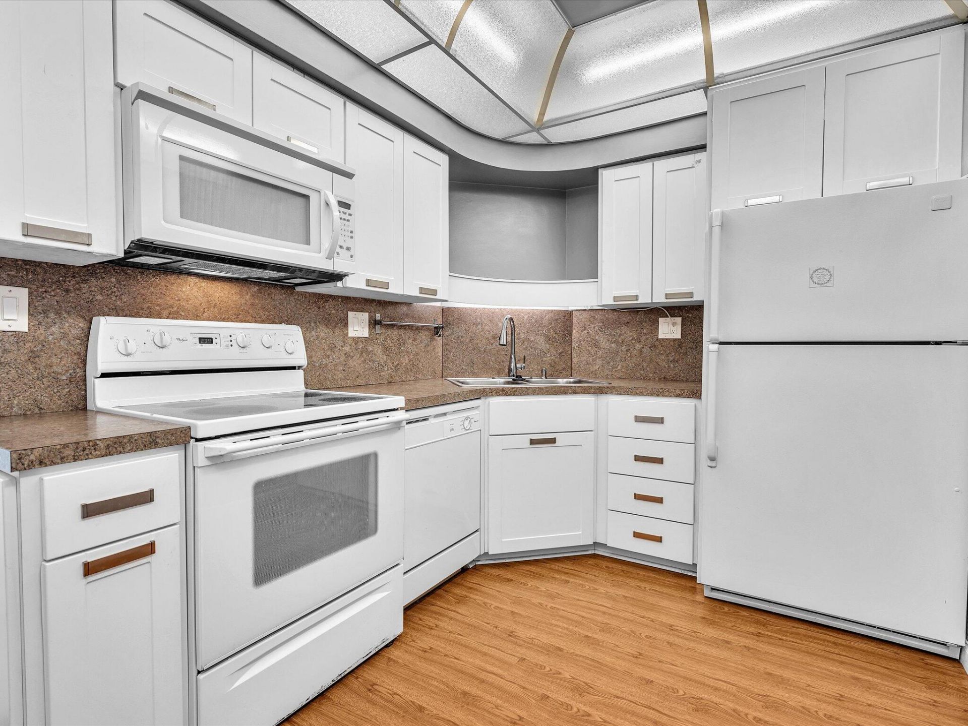 3300 NE 36th Street, Unit 820, Fort Lauderdale, FL 33308 Photo