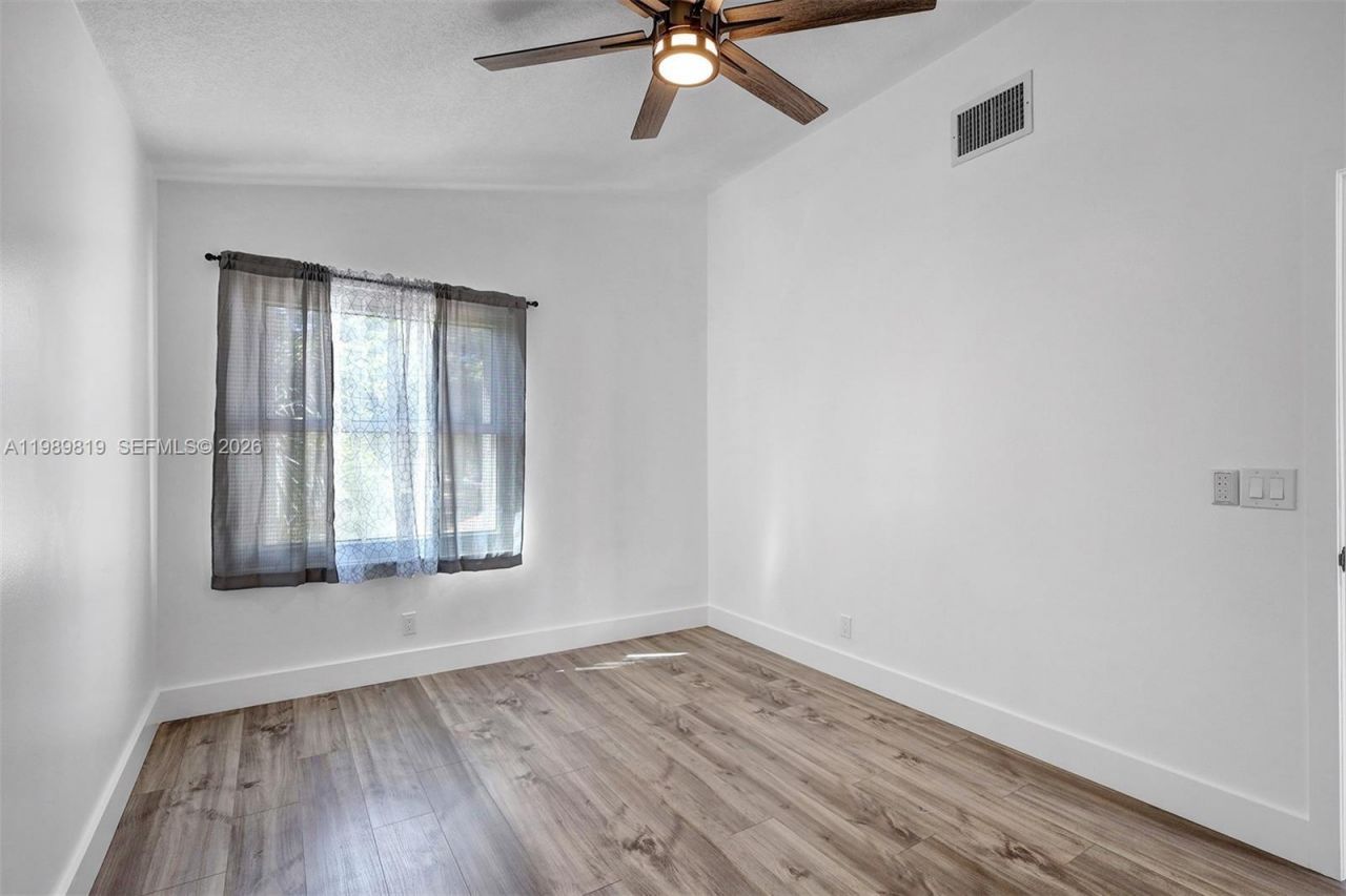 104 Wedgewood Lks S, Greenacres, FL 33463 Photo