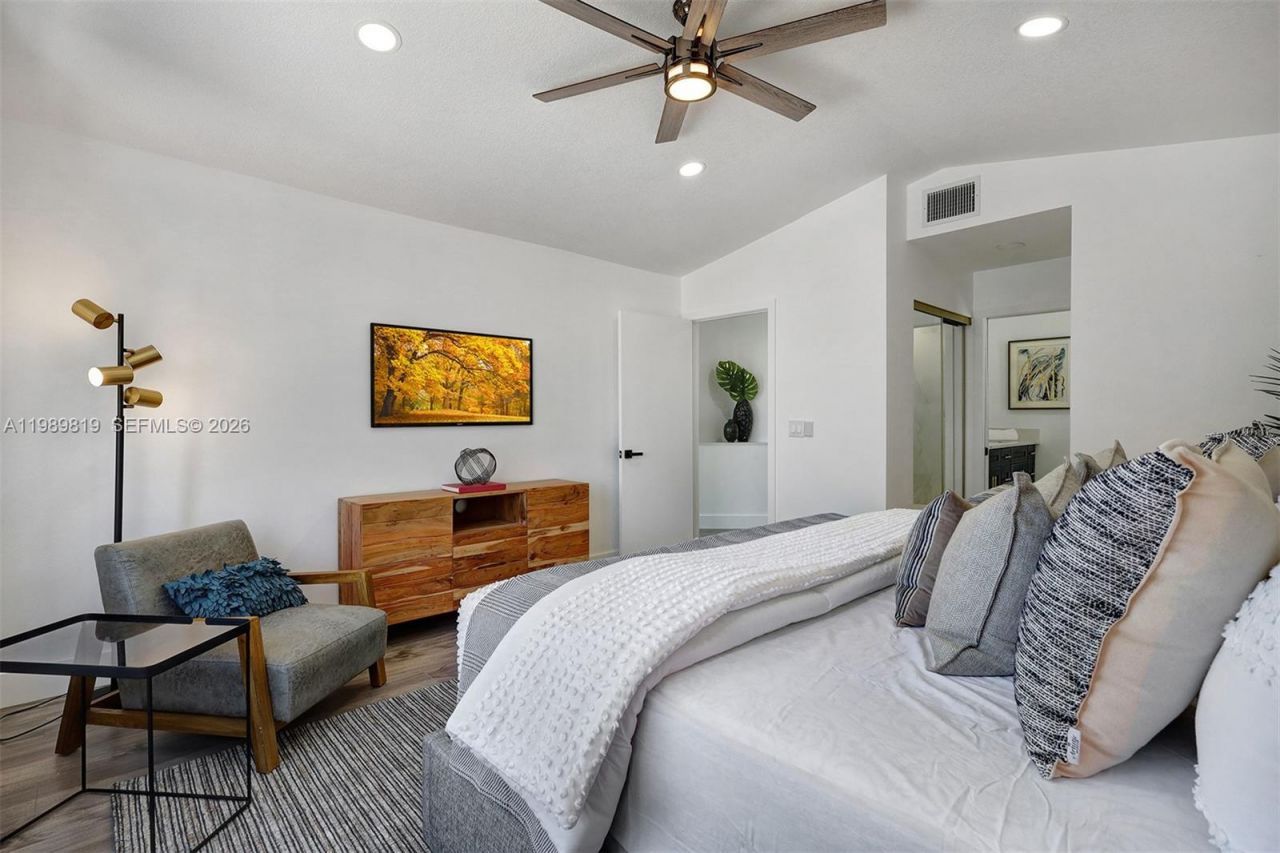 104 Wedgewood Lks S, Greenacres, FL 33463 Photo