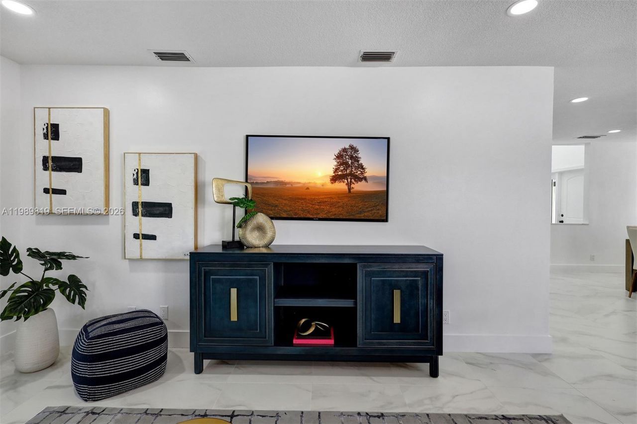 104 Wedgewood Lks S, Greenacres, FL 33463 Photo