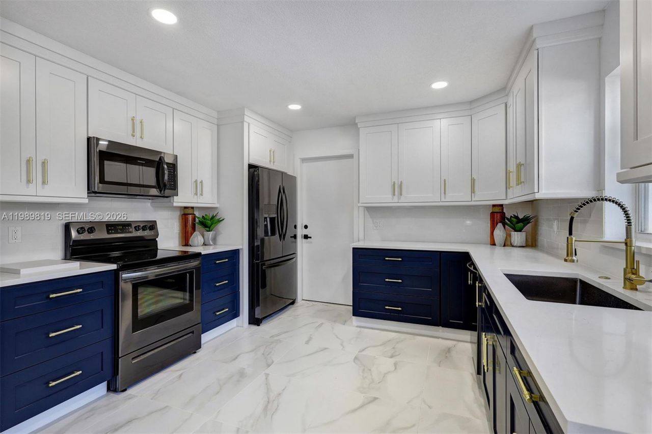 104 Wedgewood Lks S, Greenacres, FL 33463 Photo