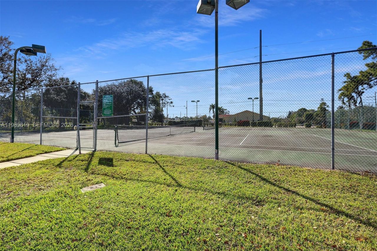 104 Wedgewood Lks S, Greenacres, FL 33463 Photo