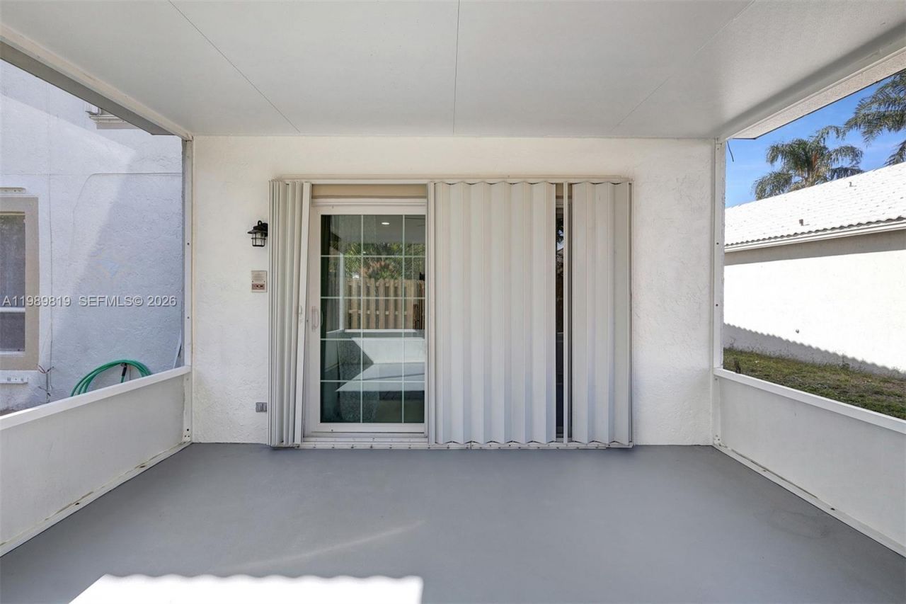 104 Wedgewood Lks S, Greenacres, FL 33463 Photo