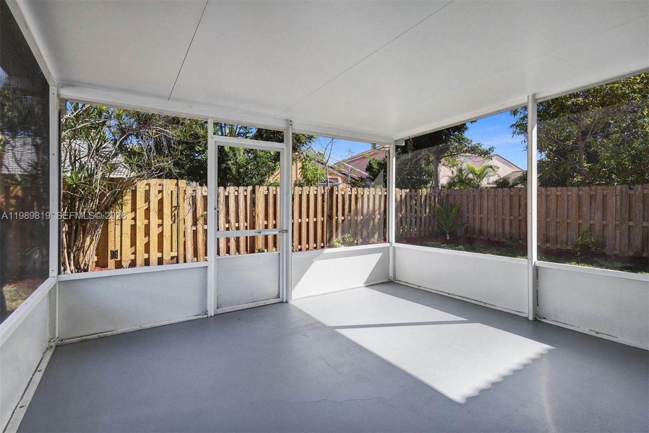 104 Wedgewood Lks S, Greenacres, FL 33463 Photo