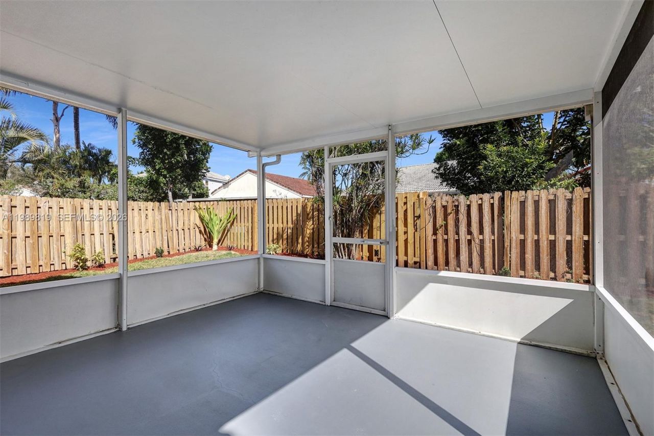 104 Wedgewood Lks S, Greenacres, FL 33463 Photo