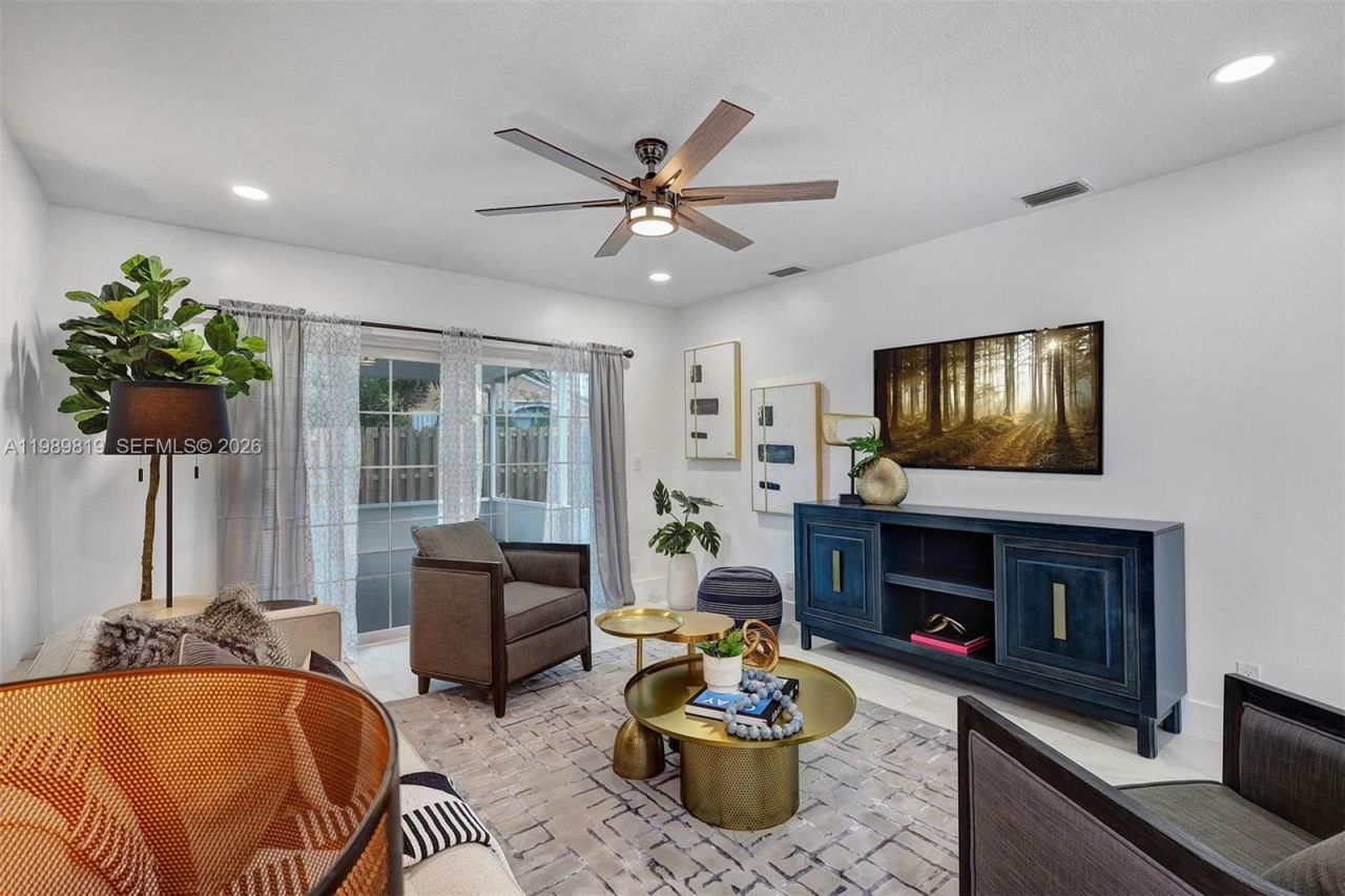 104 Wedgewood Lks S, Greenacres, FL 33463 Photo