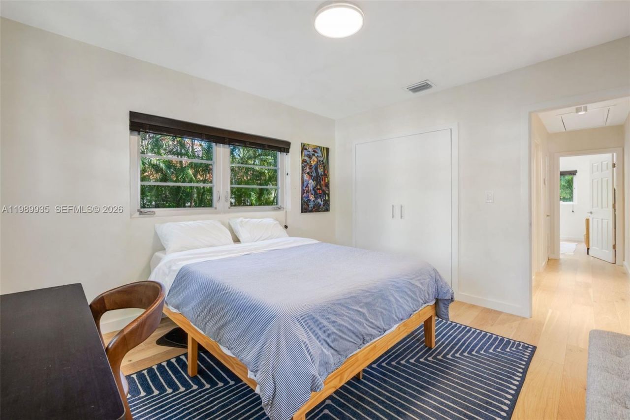 830 NE 72nd St, Miami, FL 33138 Photo