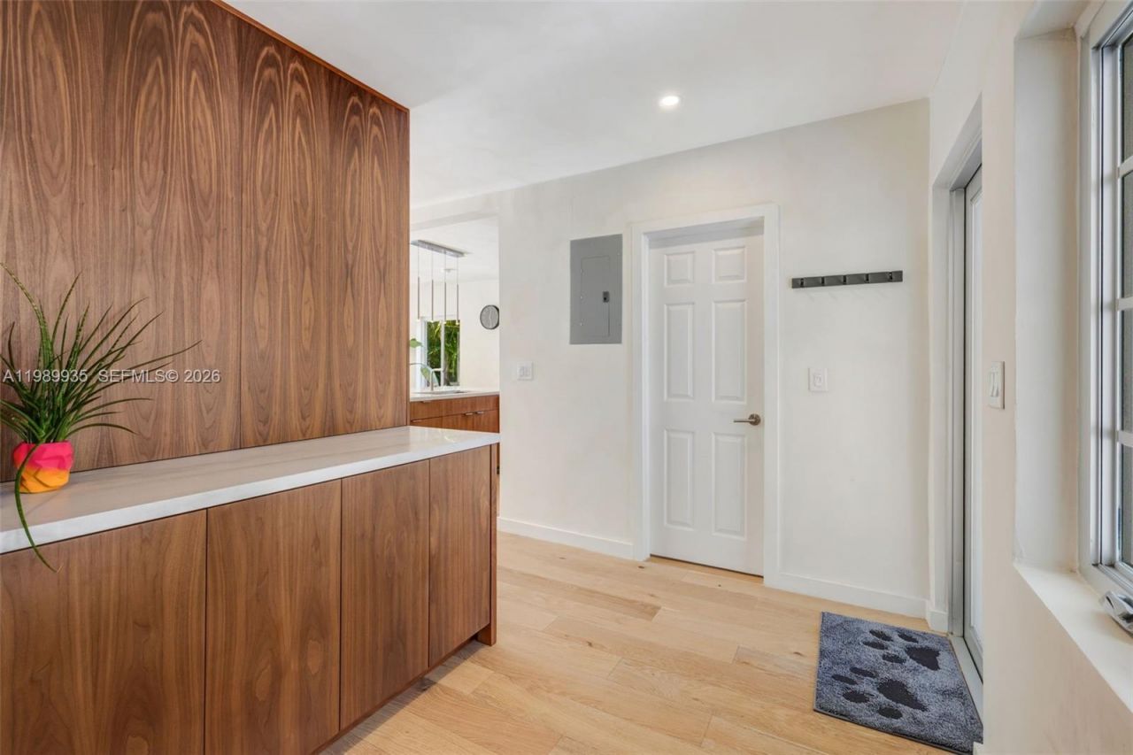 830 NE 72nd St, Miami, FL 33138 Photo