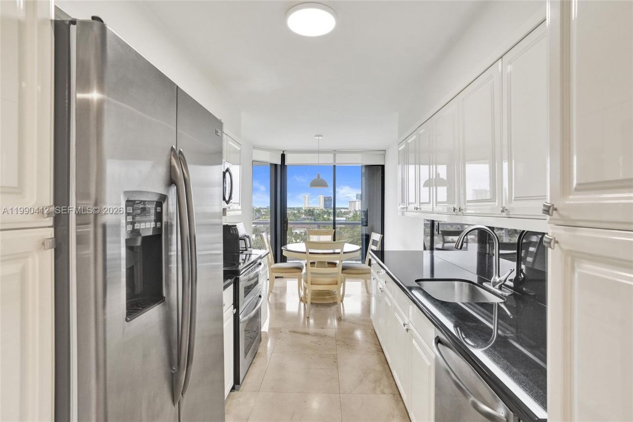 3598 Yacht Club Dr , Unit 702, Aventura, FL 33180 Photo