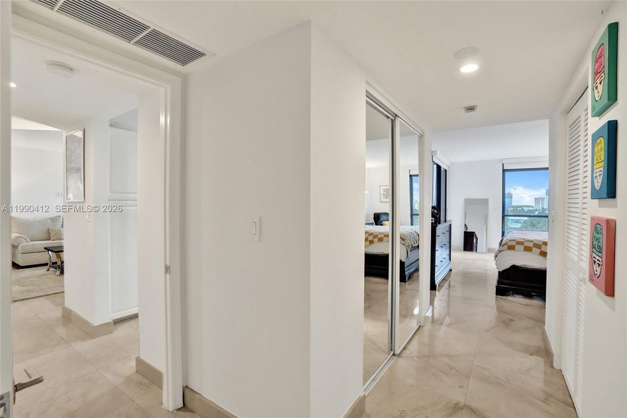 3598 Yacht Club Dr , Unit 702, Aventura, FL 33180 Photo