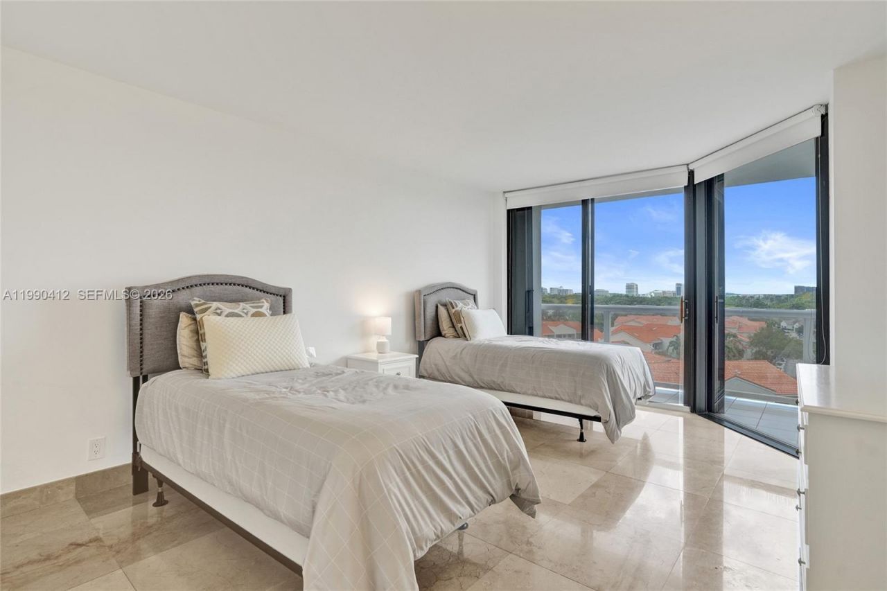 3598 Yacht Club Dr , Unit 702, Aventura, FL 33180 Photo