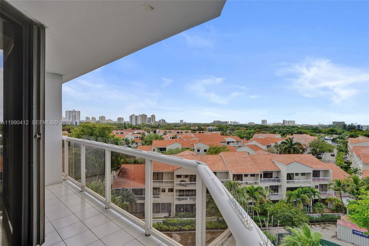 3598 Yacht Club Dr , Unit 702, Aventura, FL 33180 Photo