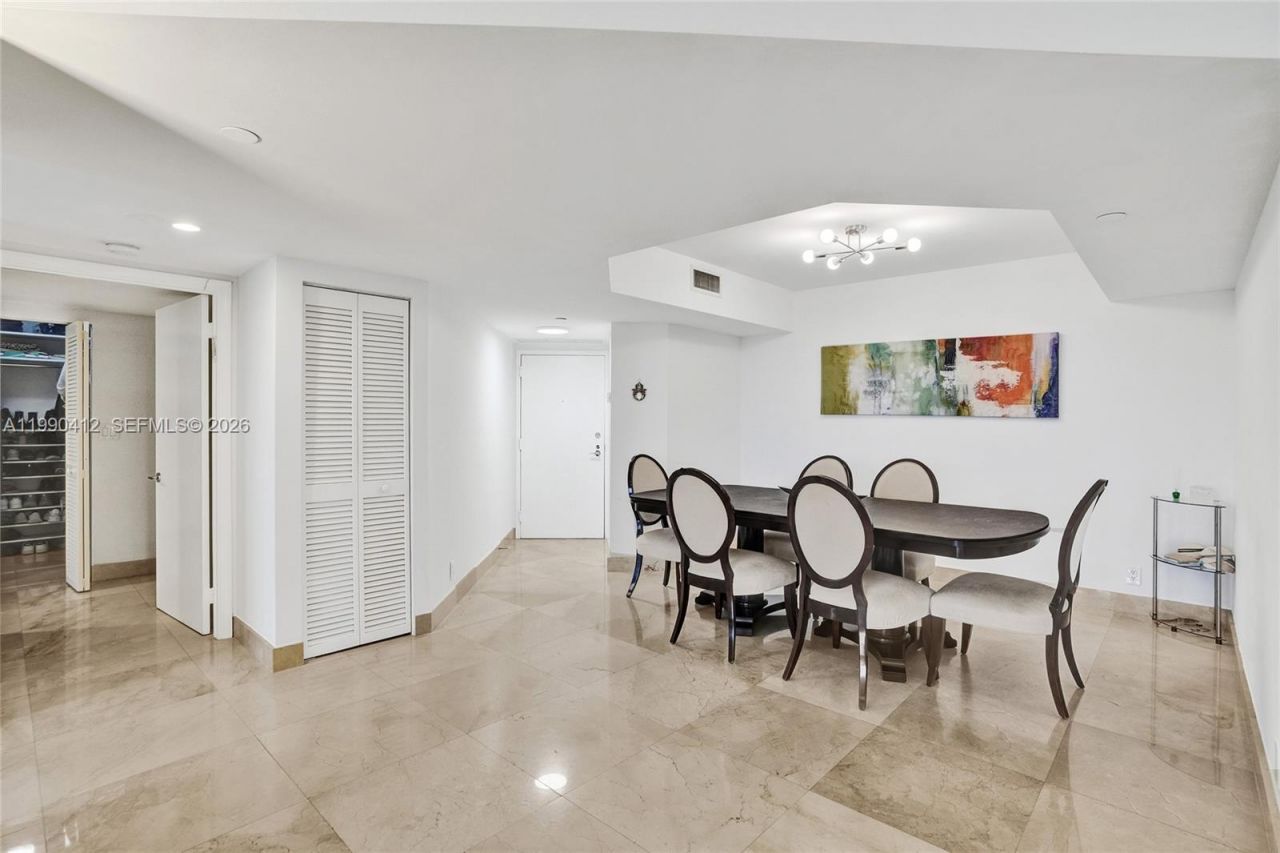 3598 Yacht Club Dr , Unit 702, Aventura, FL 33180 Photo