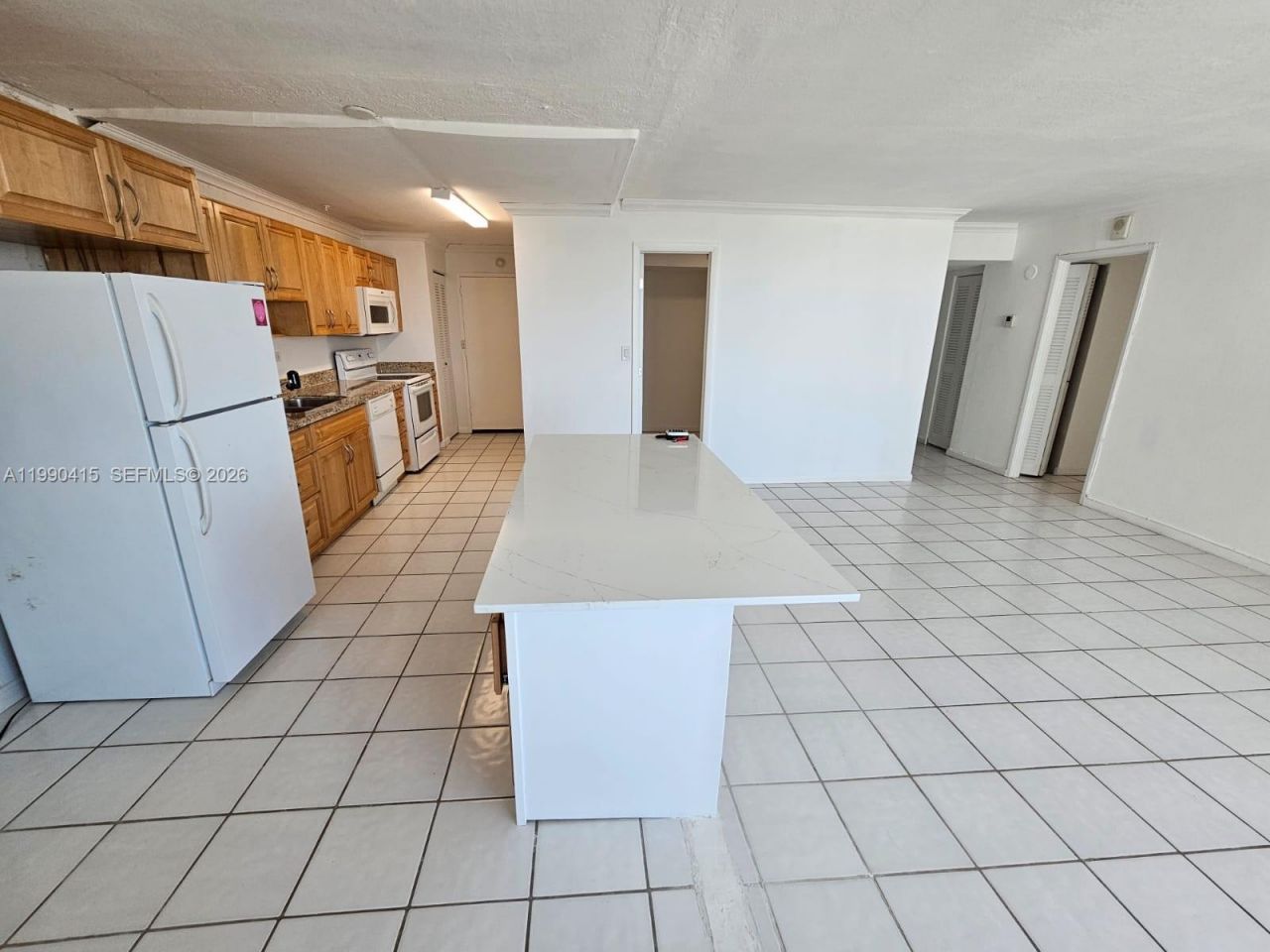 7135 Collins Ave, Unit 1821, Miami Beach, FL 33141 Photo