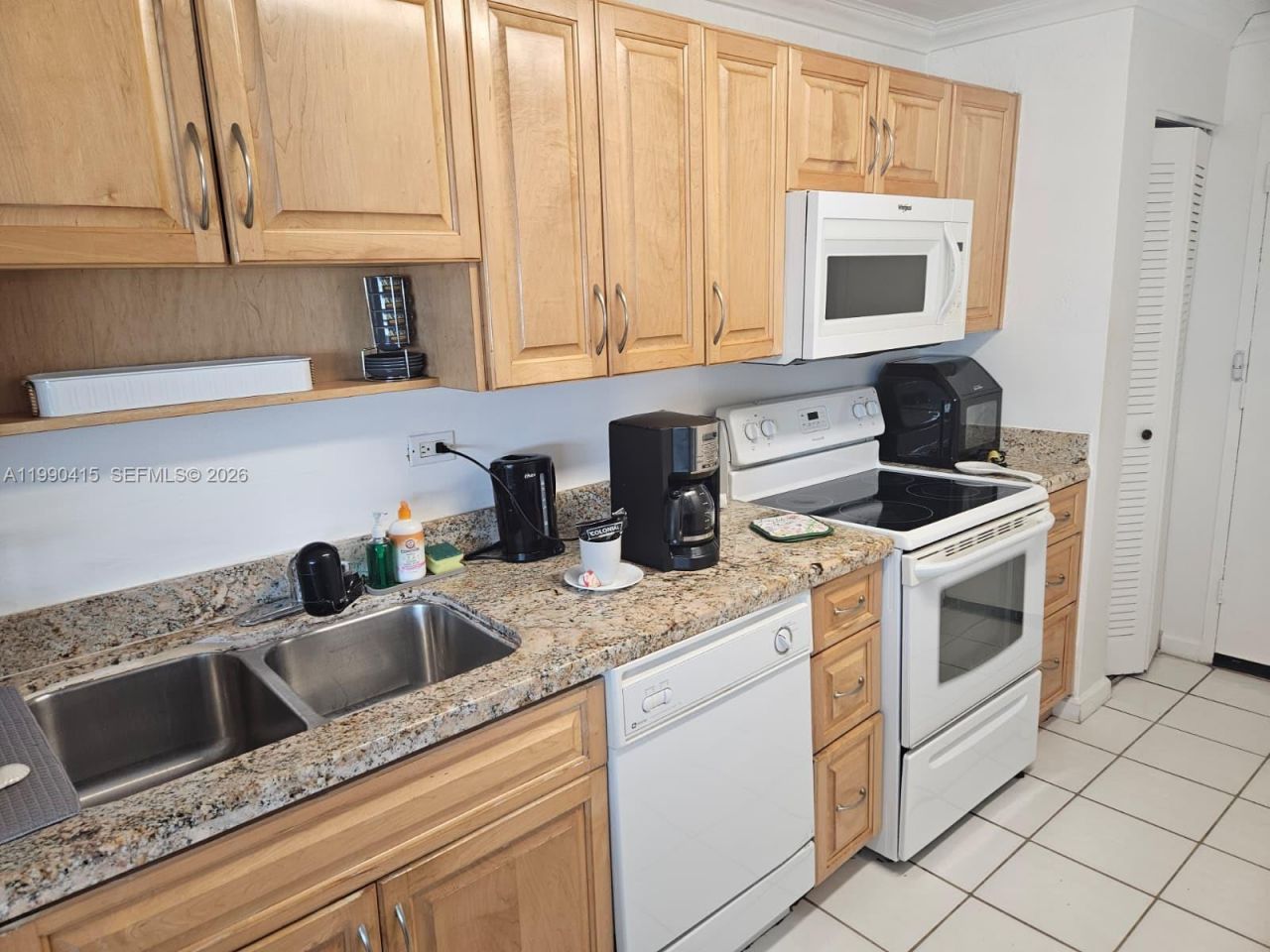 7135 Collins Ave, Unit 1821, Miami Beach, FL 33141 Photo