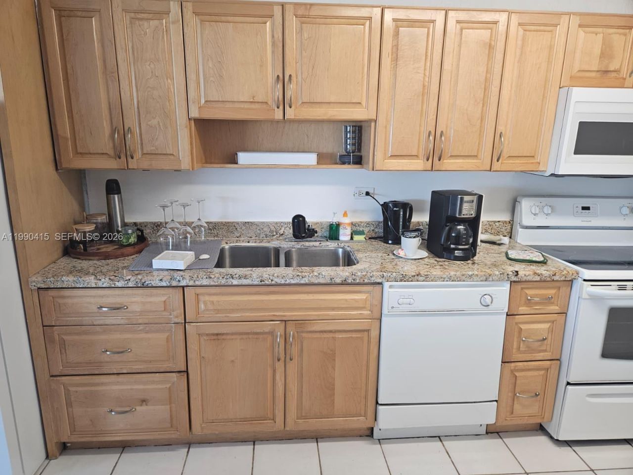 7135 Collins Ave, Unit 1821, Miami Beach, FL 33141 Photo