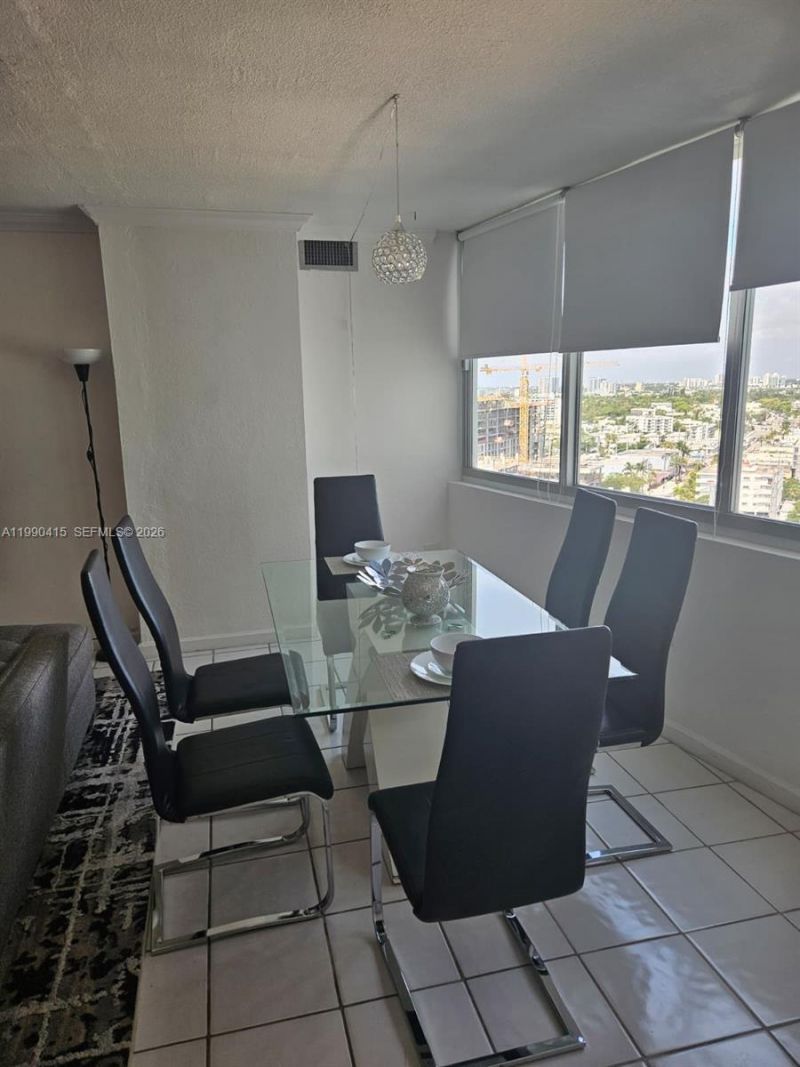 7135 Collins Ave, Unit 1821, Miami Beach, FL 33141 Photo