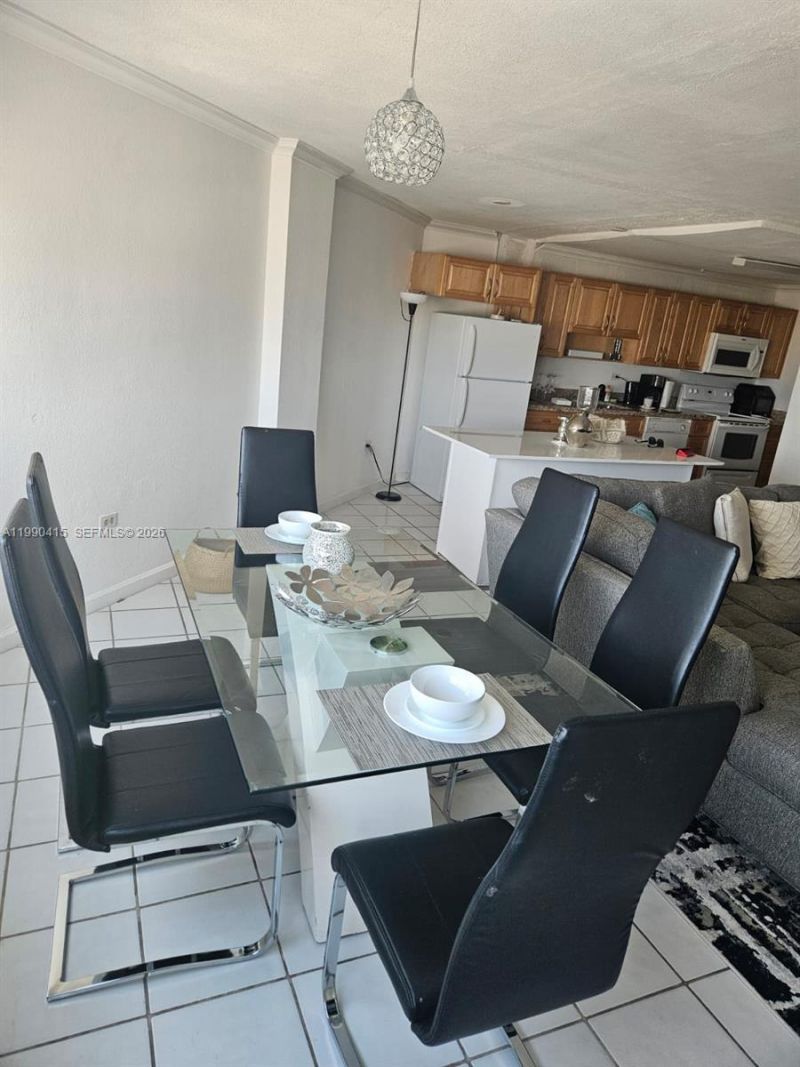 7135 Collins Ave, Unit 1821, Miami Beach, FL 33141 Photo