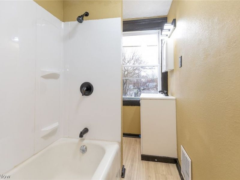 258 Oberlin Court, Akron, OH 44311 Photo 12