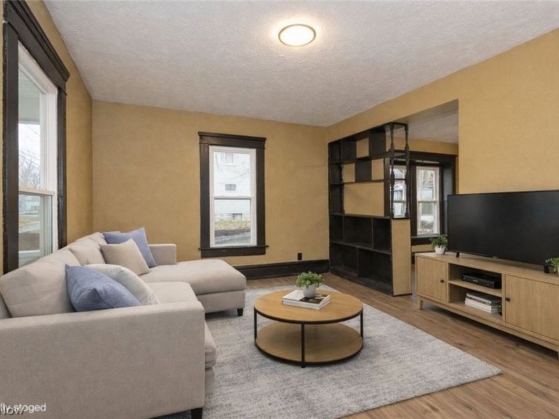 258 Oberlin Court, Akron, OH 44311 Photo 2