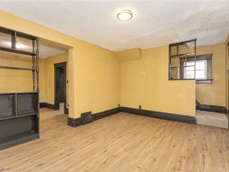 258 Oberlin Court, Akron, OH 44311 Photo 5