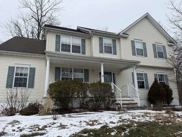 39 Canterbury Ln, Mansfield, NJ 07840