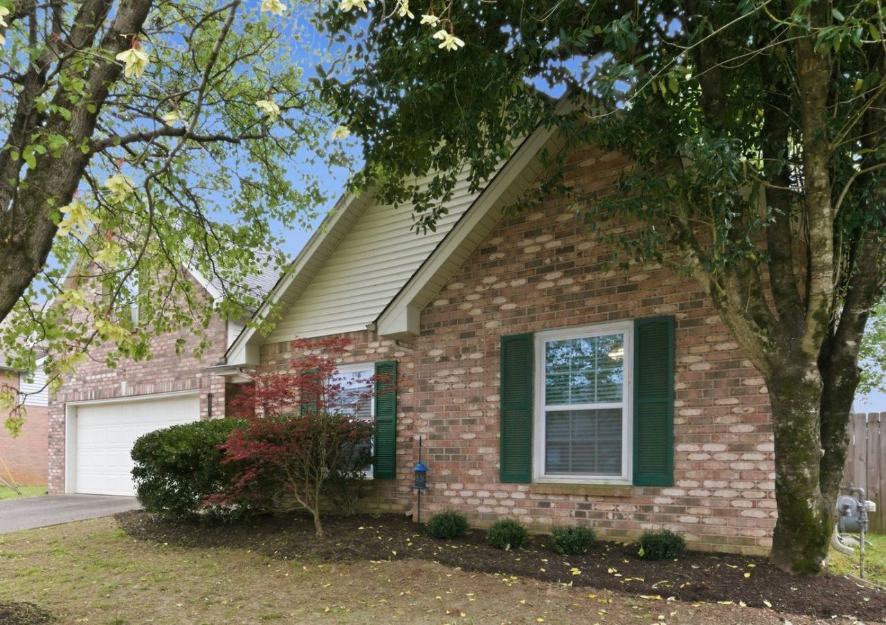 357 Roslyn Ct, Nashville, TN 37221 Main Photo