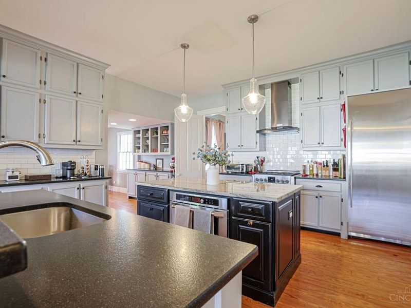 1075 Willow Avenue, Glendale, OH 45246 Photo 14