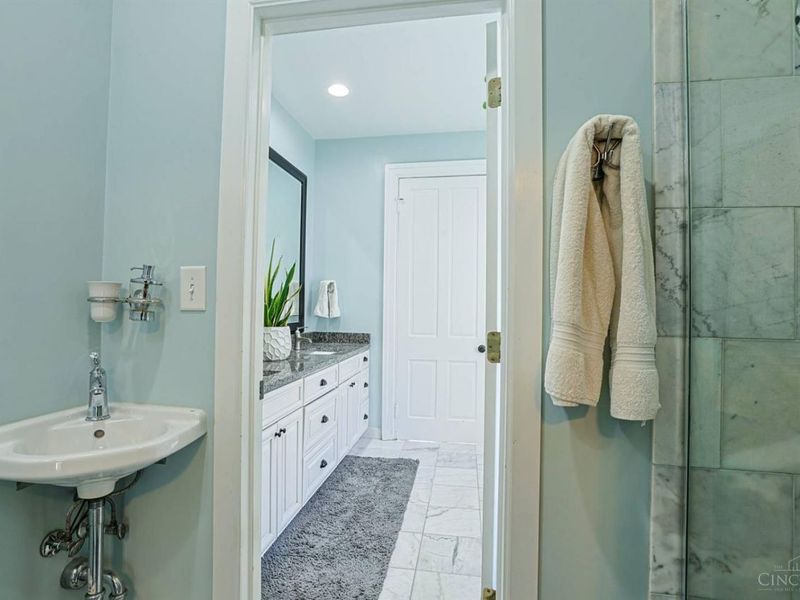 1075 Willow Avenue, Glendale, OH 45246 Photo 33