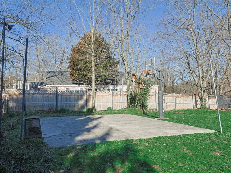 1075 Willow Avenue, Glendale, OH 45246 Photo 48