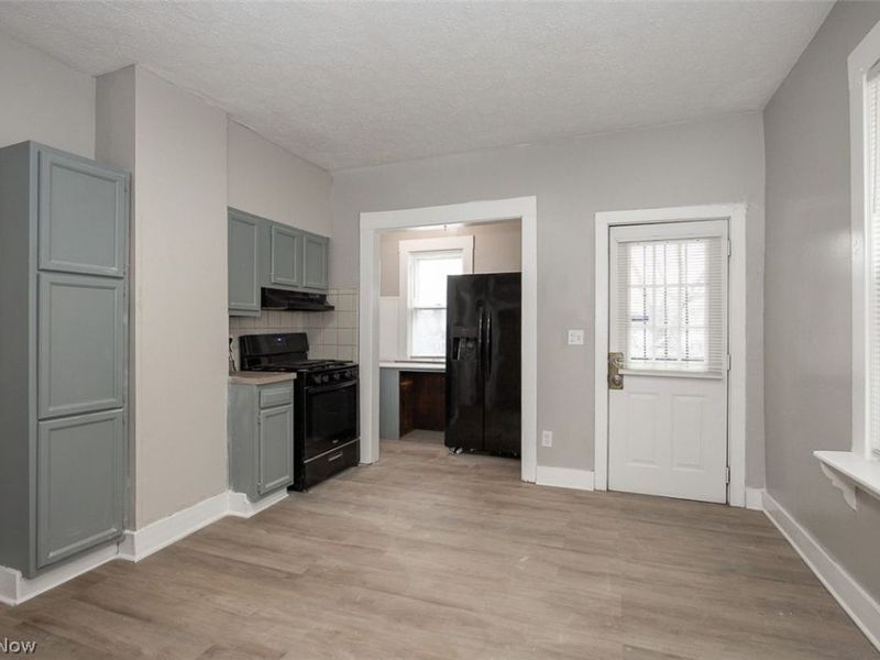 5614 Drake Avenue, Cleveland, OH 44127 Photo 12